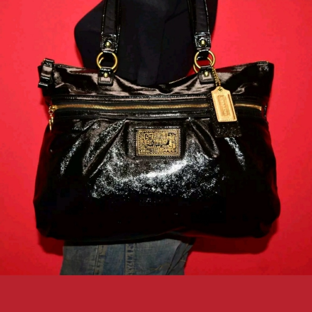 Coach Poppy Patent Leather Bag F20004